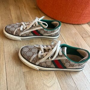 Gucci Beige Sneakers with Green and Red Accents